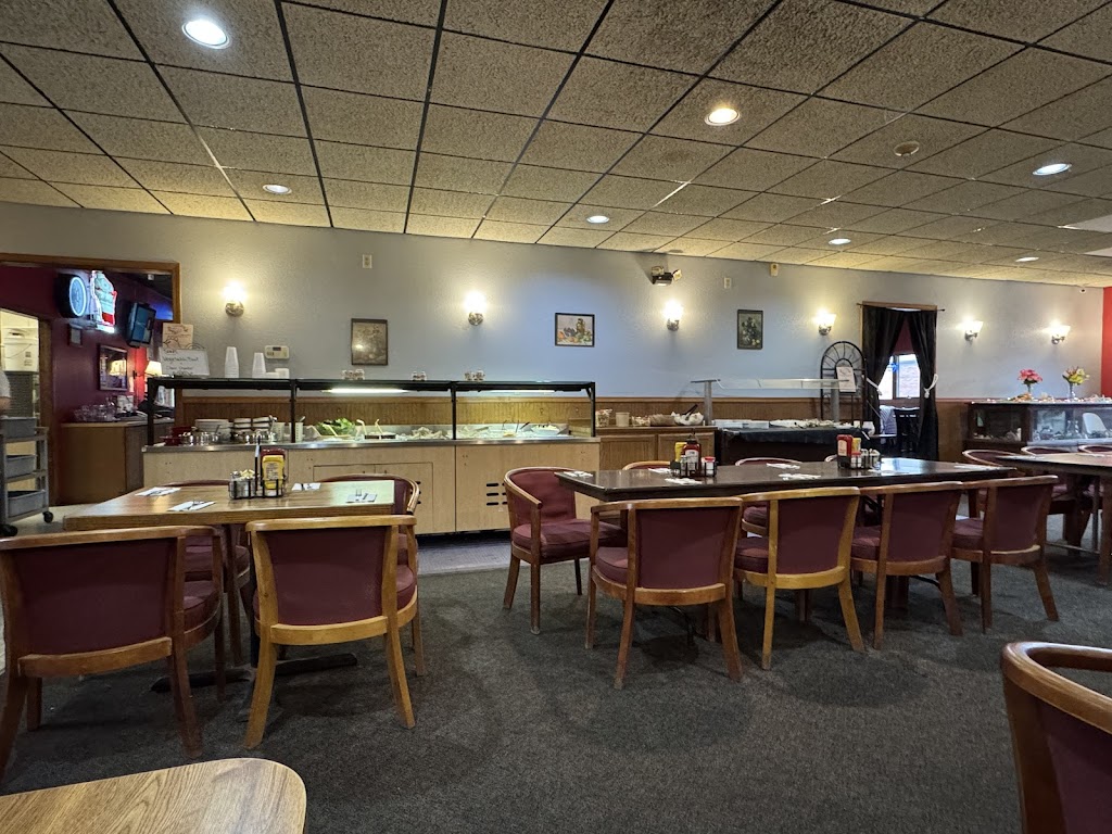  Red Room Bar & Restaurant