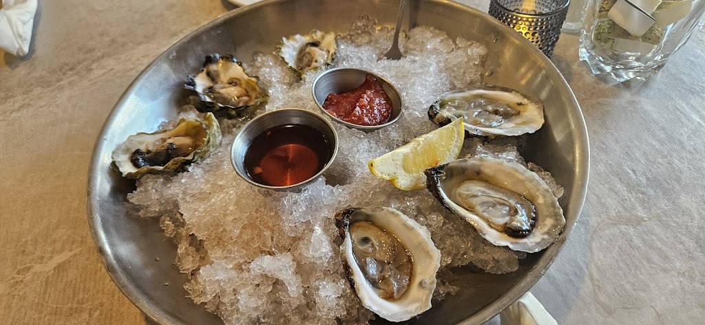  Moonlight Tavern & Supper Club