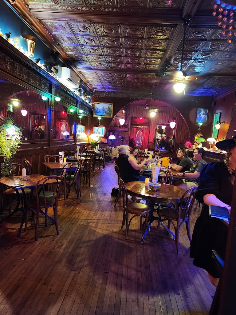  Shaker's Cigar Bar & World Cafe