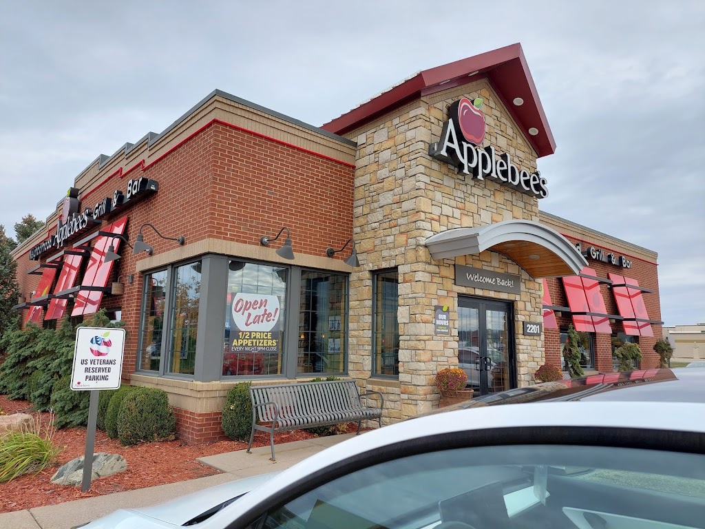  Applebee's Grill + Bar