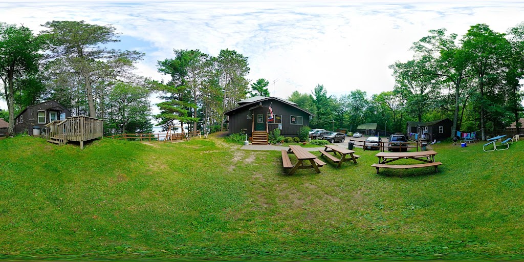  Lincolnwood Resort & Bar