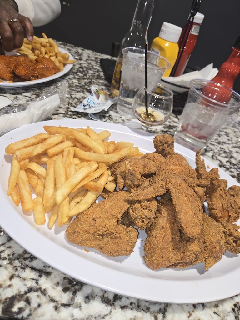  Syrs Restaurant and Lounge