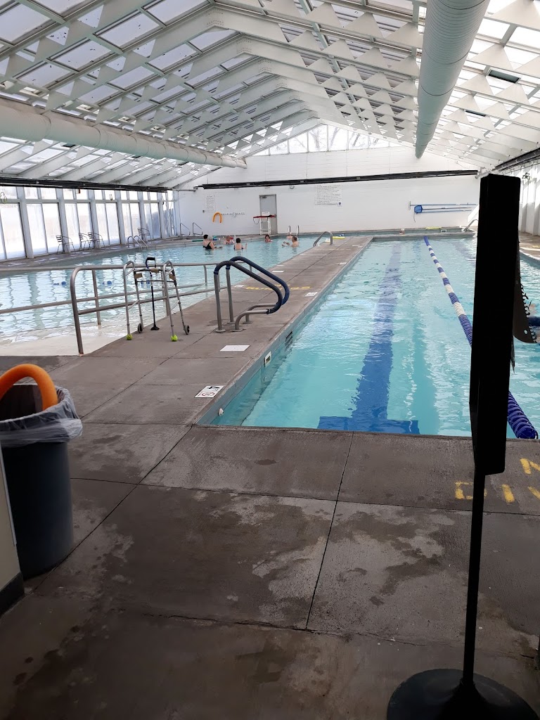  Four Seasons Health Club tanning