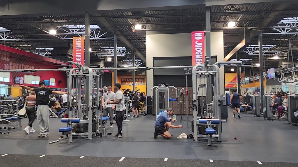  Crunch Fitness - Kissimmee