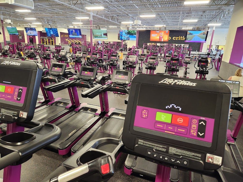  Planet fitness (Commerce Center)