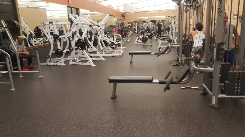  Gold's Gym - Frederick