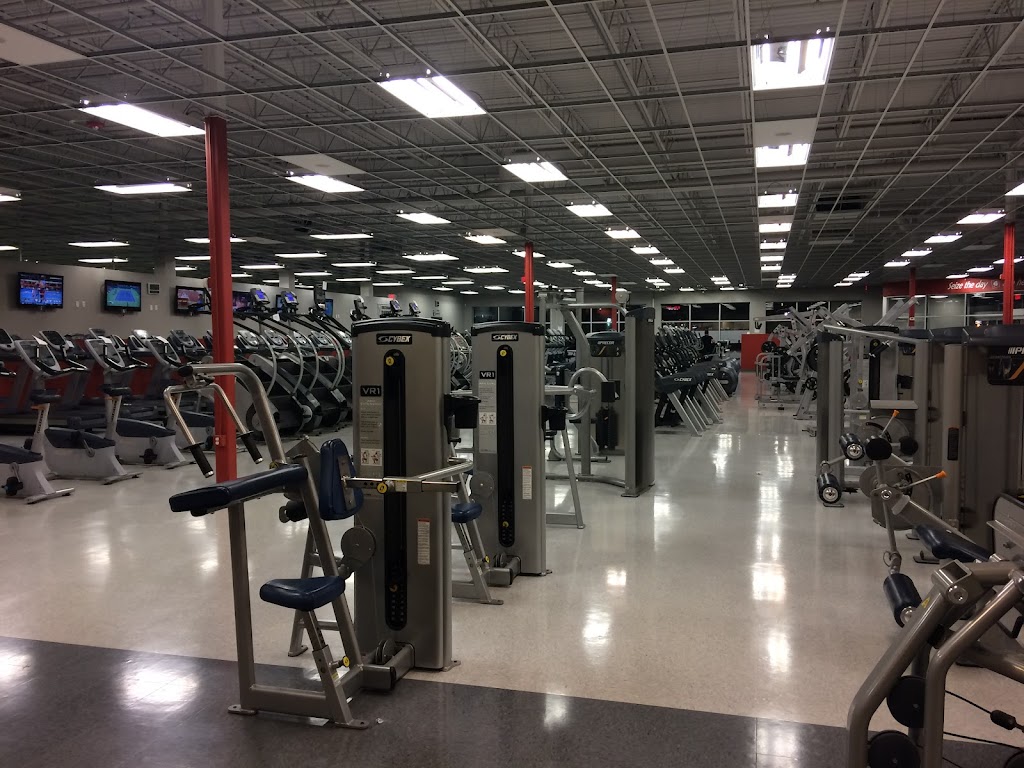  Crunch Fitness - Fairmount