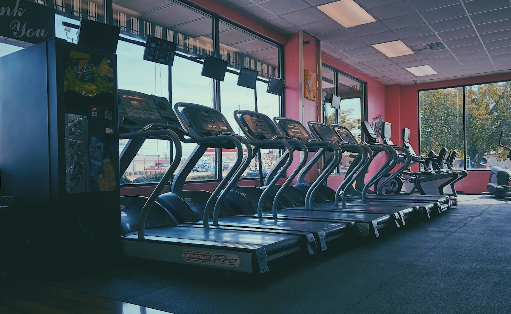  Fitness Worldwide Gyms - Ladies' Only Location