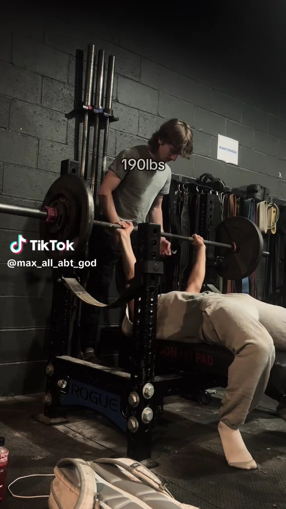  IN STRONG STRENGTH.FITNESS