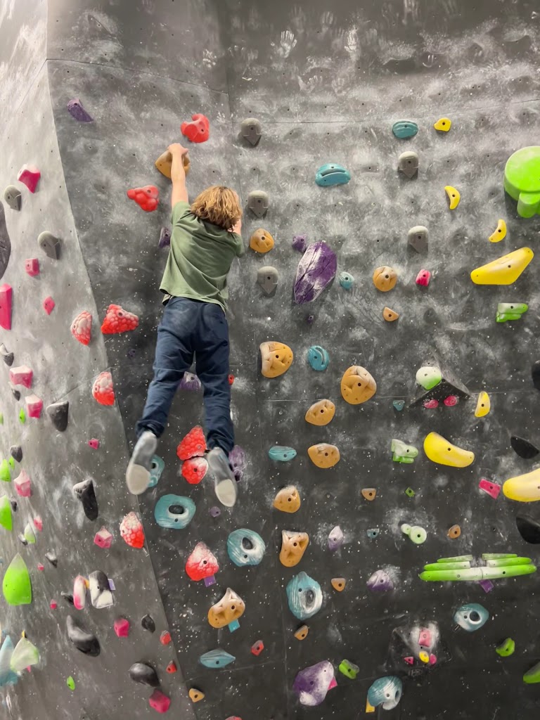  Climb So iLL at the Power Plant