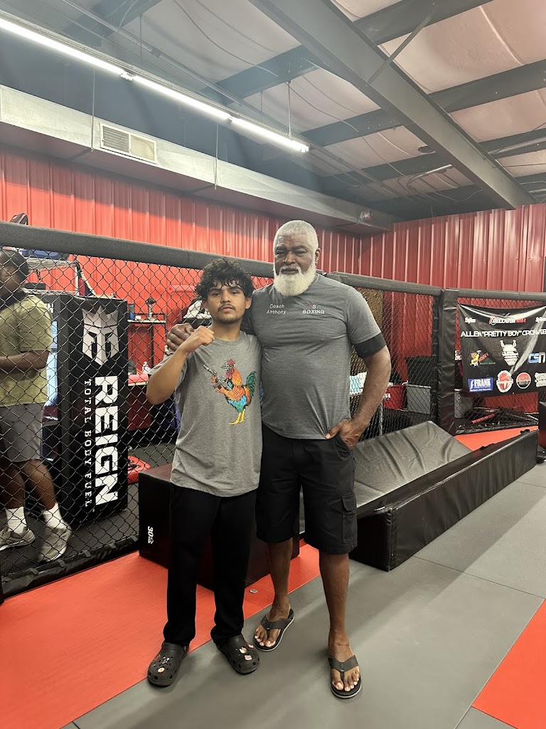  CHAMPION HOLT BOXING