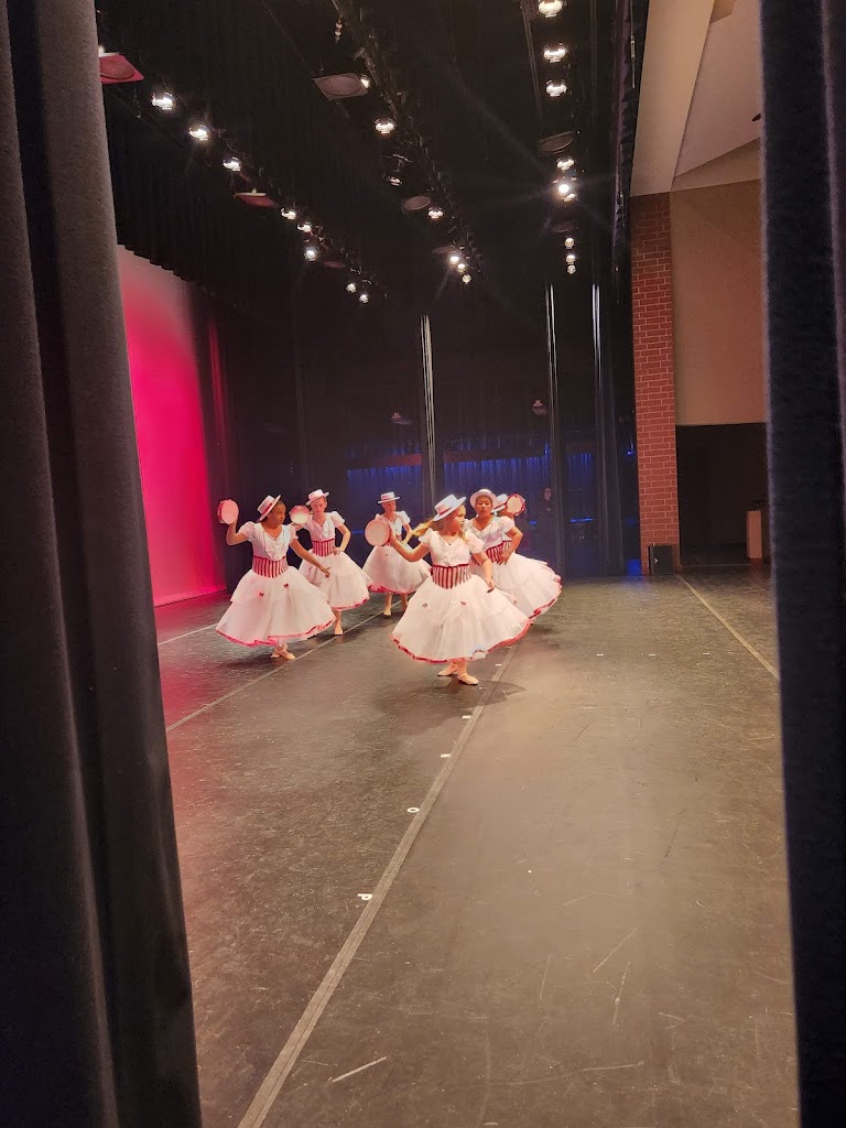  Charlene urang Tari StudioCharlene urang Tari Studio