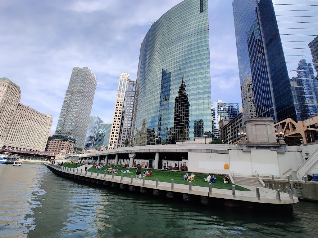  150 N Wacker Drive Building