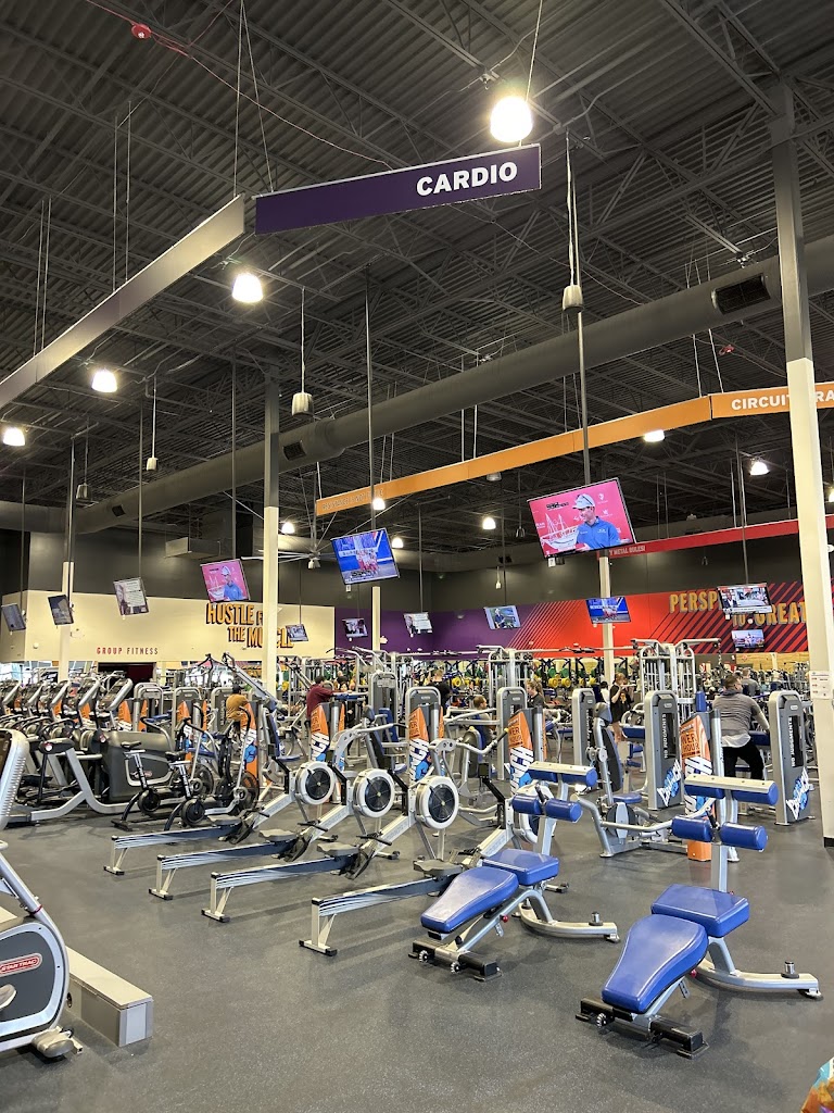  Crunch Fitness - Farmington Hills