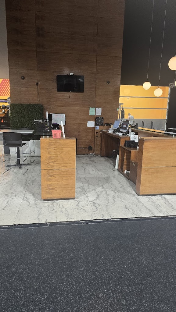  Crunch Fitness - Eastlake