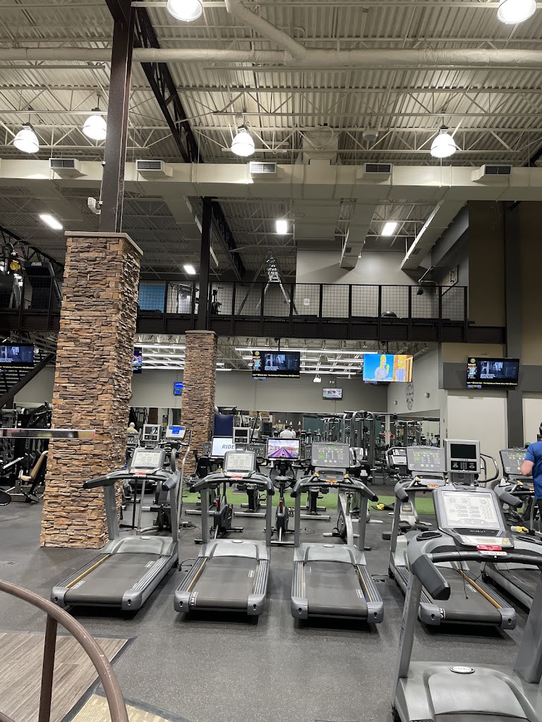  Gold's Gym Westchester Commons