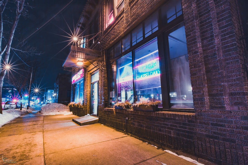  BKS Iyengar Yoga Center