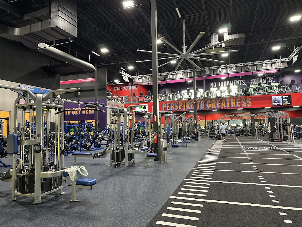  Crunch Fitness - Frisco