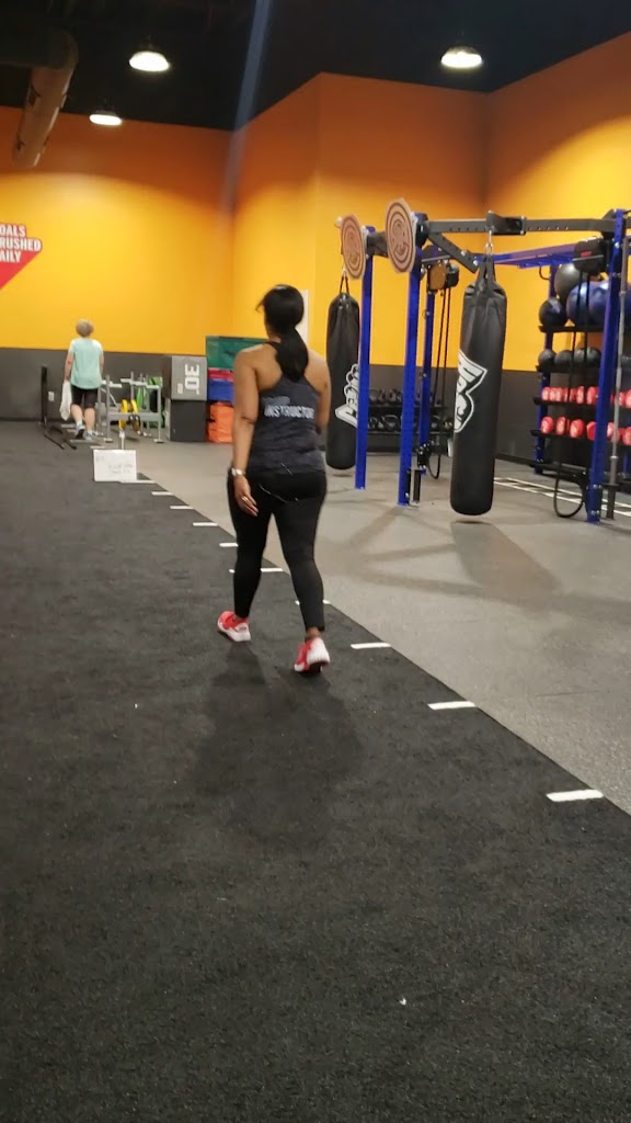  Crunch Fitness - East Lansing