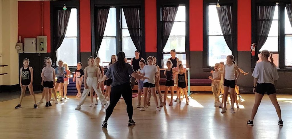  Dawn Dott Dance Studios - Portal Emails