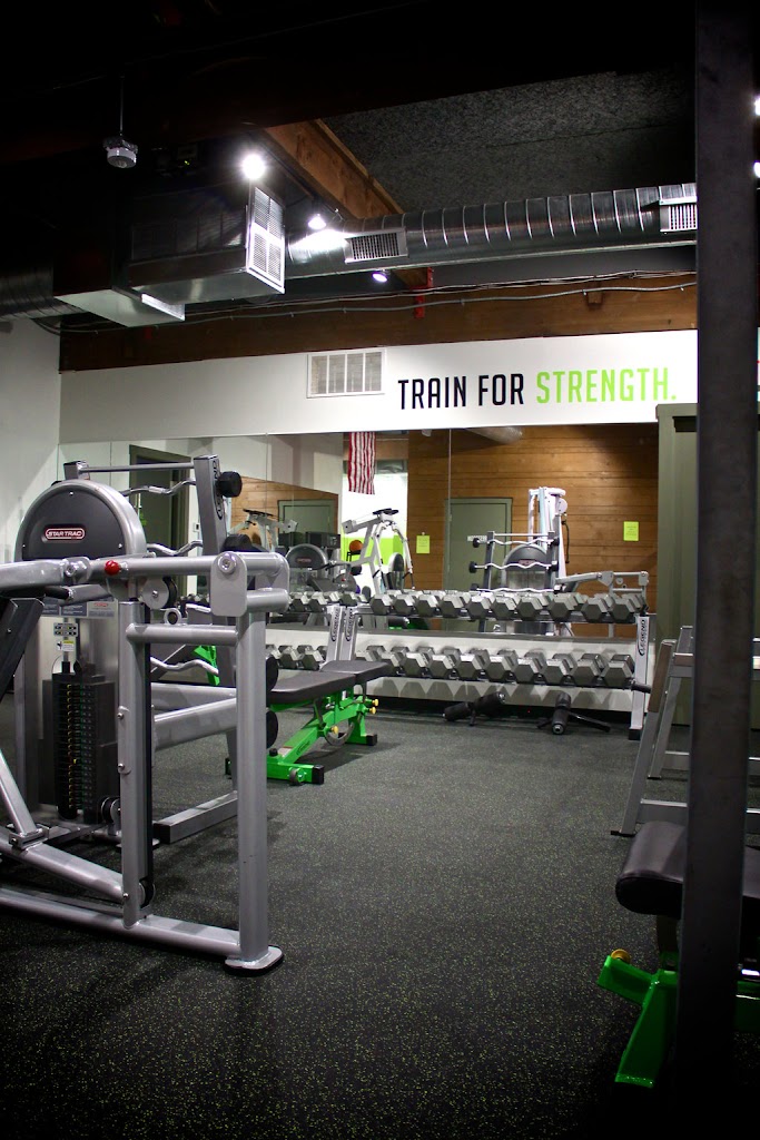  TRAIN. FITNESS HOUSE 24/7.