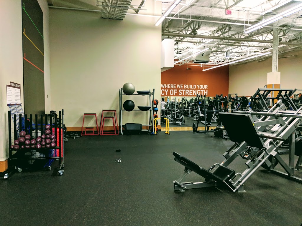  Gold's Gym San Antonio Lockhill Village