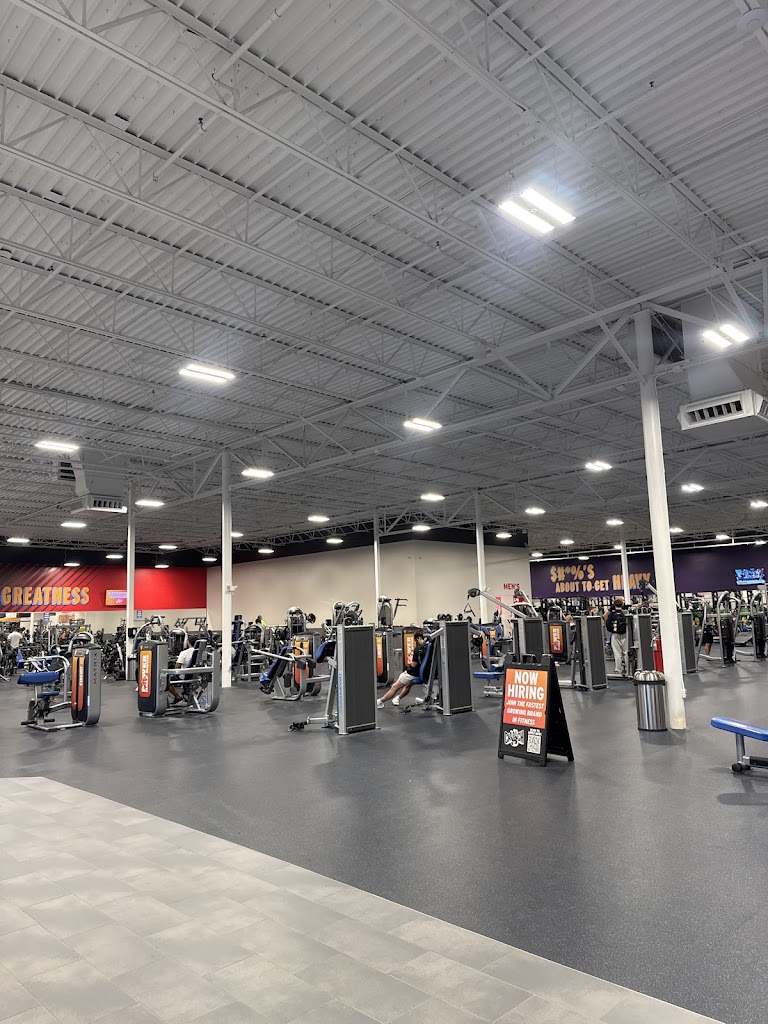  Crunch Fitness - Shawnee