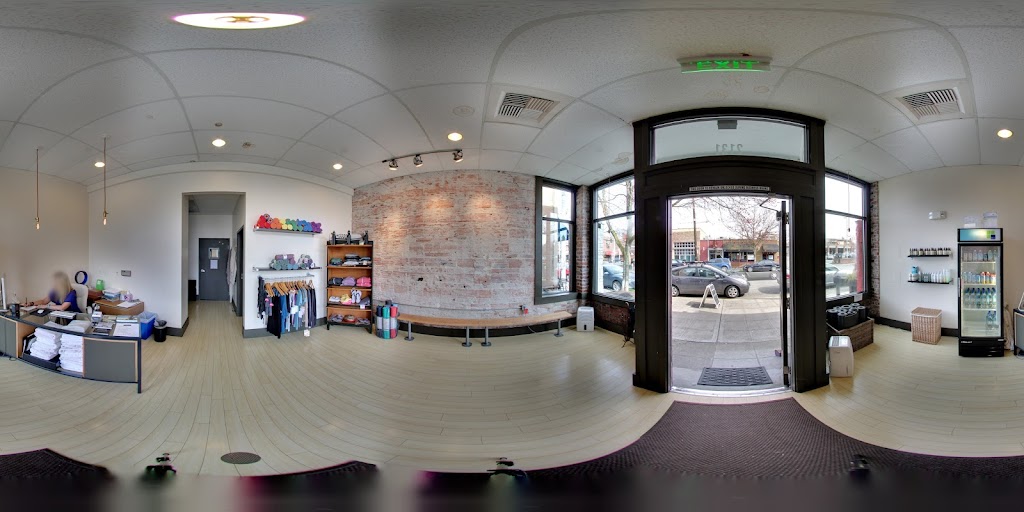  Hauteyoga Queen Anne