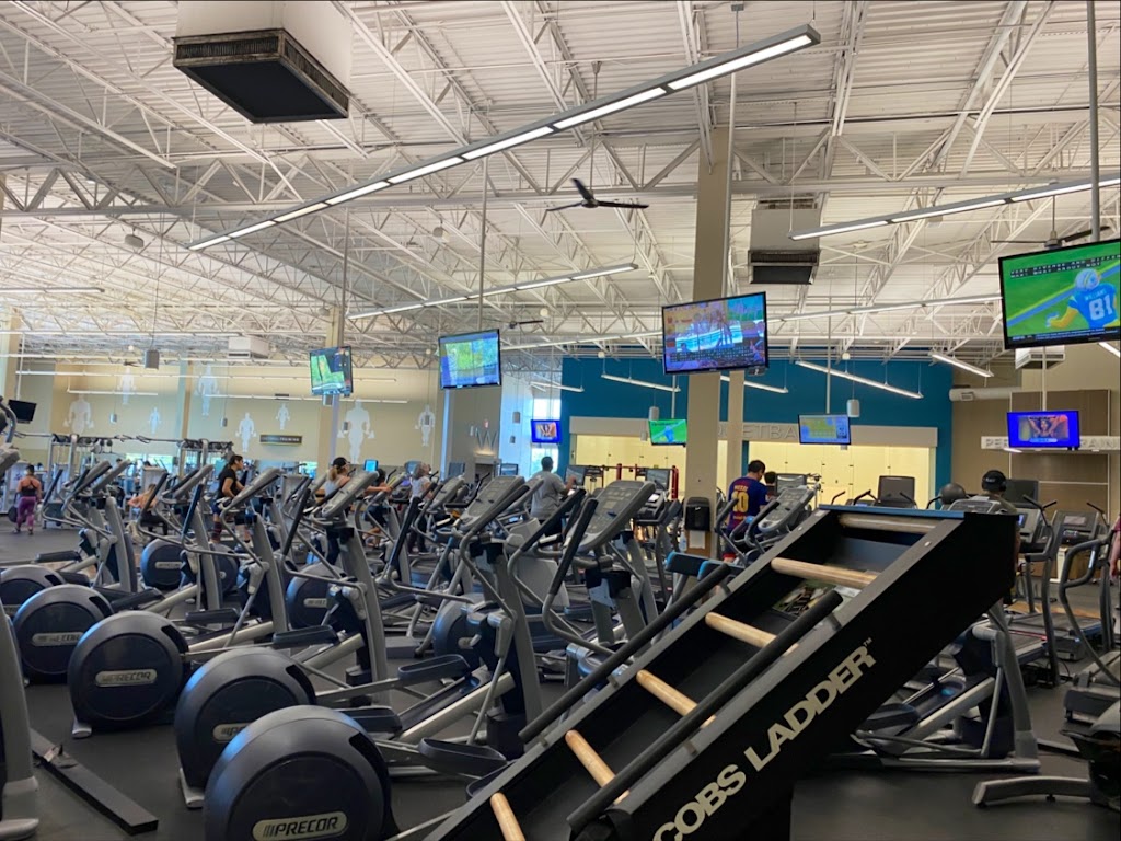  Gold's Gym San Antonio Legacy Trails