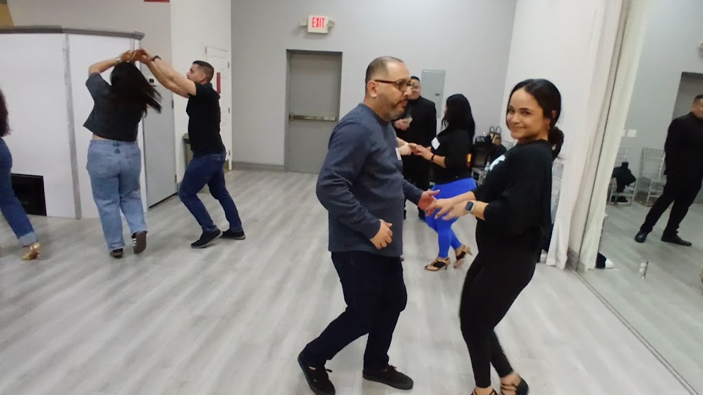  Salsa Heat Dance Studio