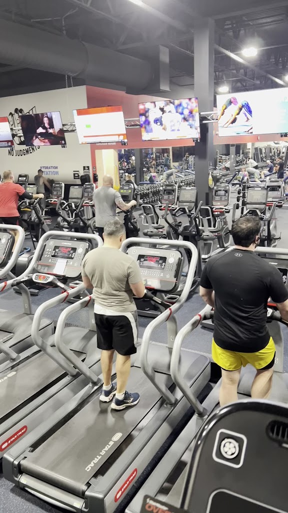  Crunch Fitness - West Cobb