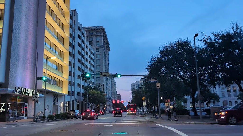  The Downtown Club at Houston Center