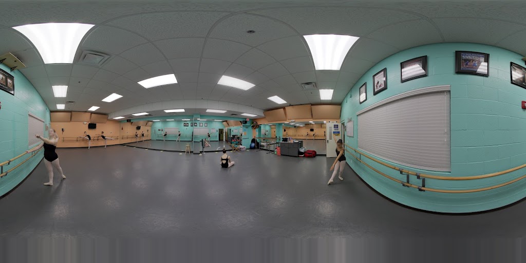  Sun Country Sports Center - West