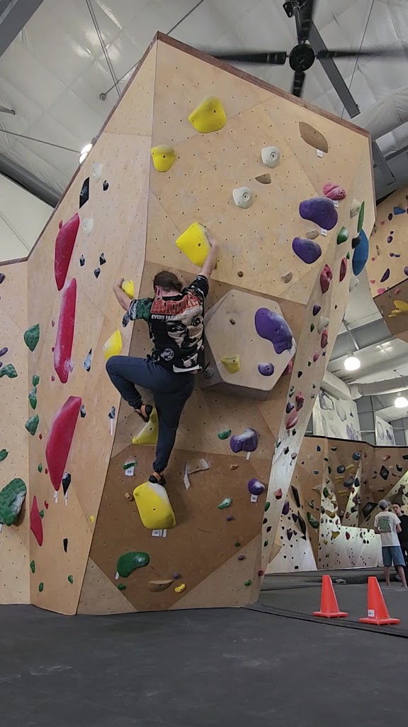  Stone Climbing - STA