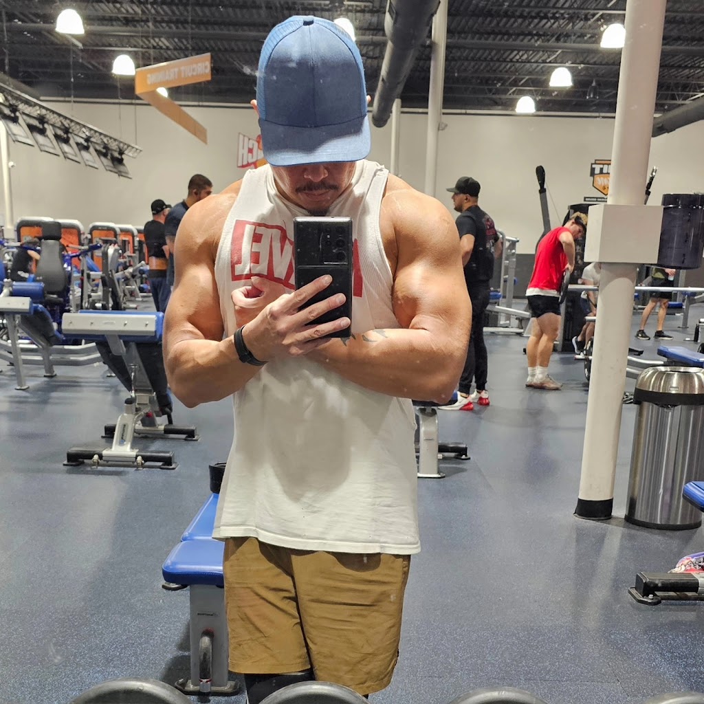  Crunch Fitness - Clinton Township