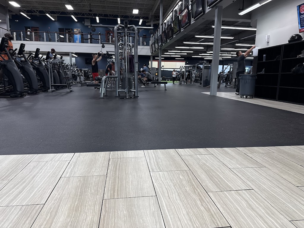  Onelife Fitness - Chesapeake Square Gym