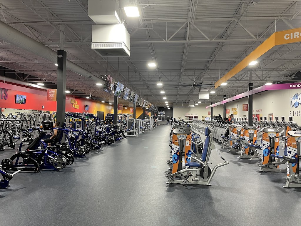  Crunch Fitness - Tyler