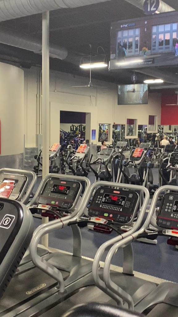  Crunch Fitness - Athens