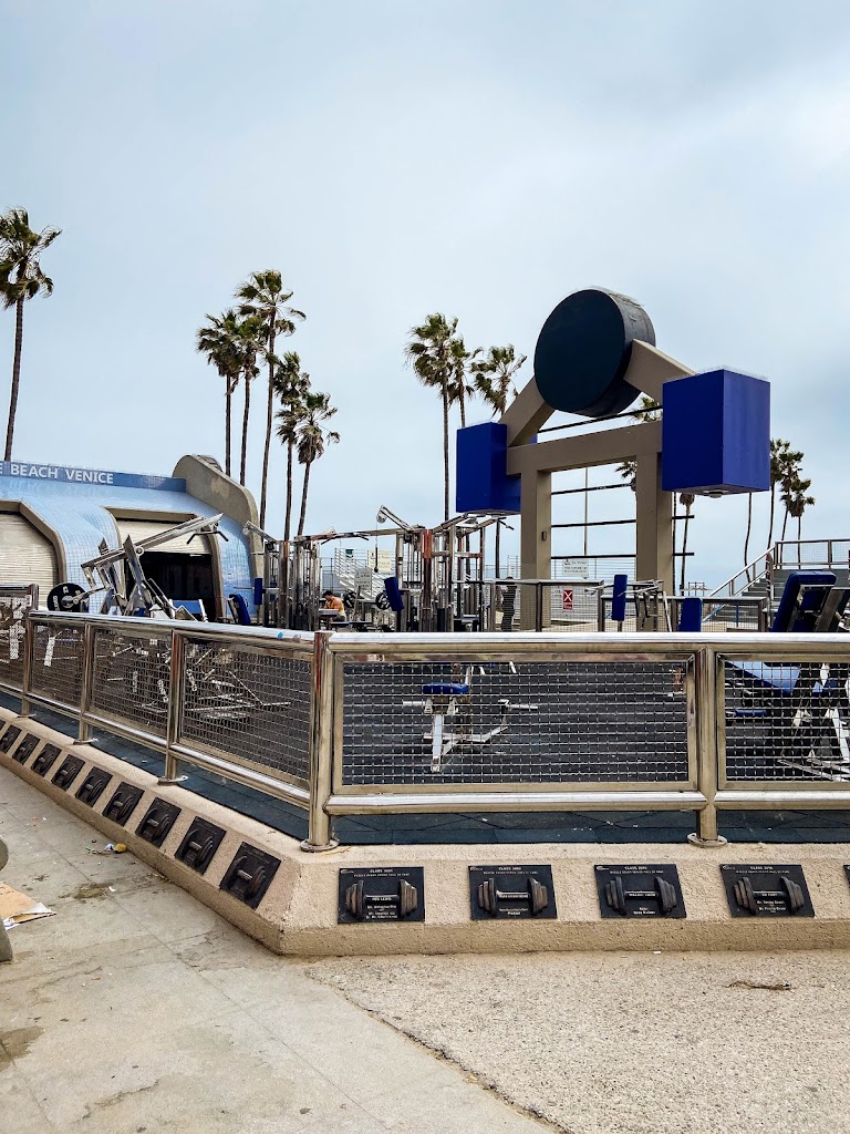  Muscle Beach Venice Outdoor Gym