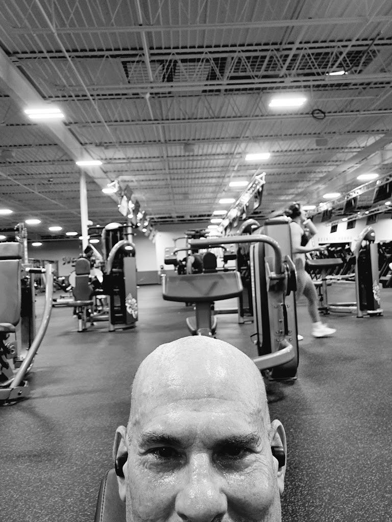  Crunch Fitness - Michigan Road