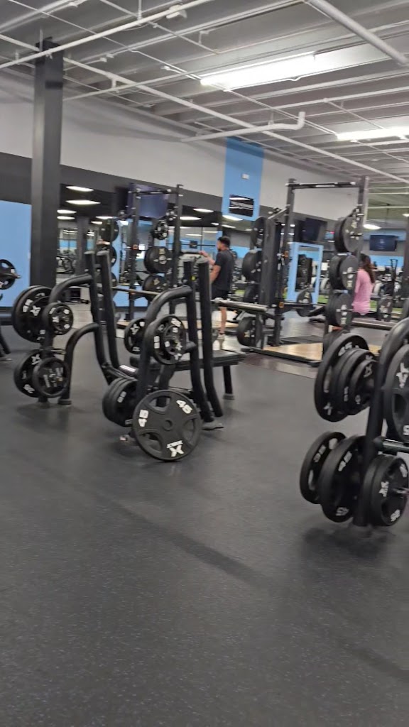  TruFit Athletic Clubs - SW Military/Zarzamora