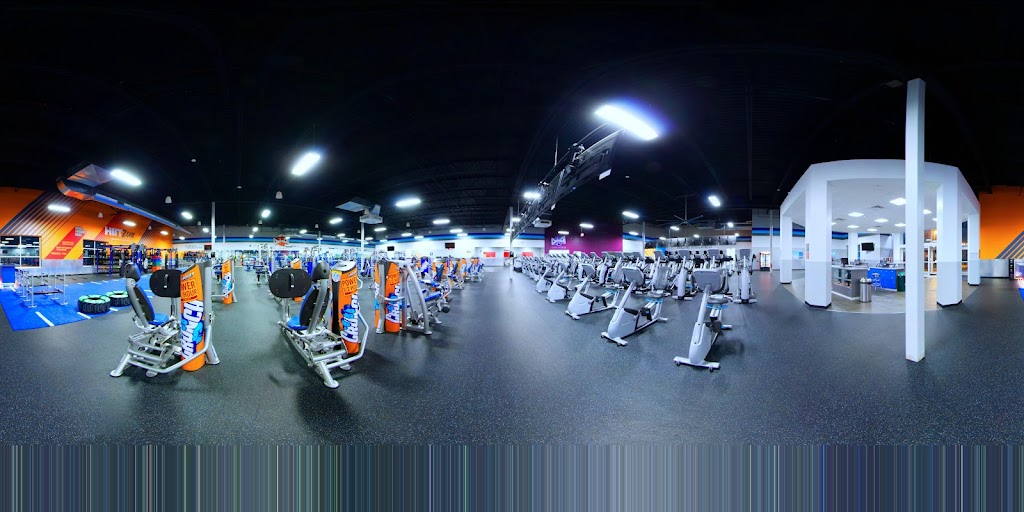  Crunch Fitness - Middletown