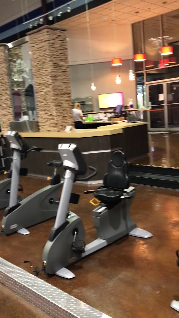  Crunch Fitness - Brook Rd