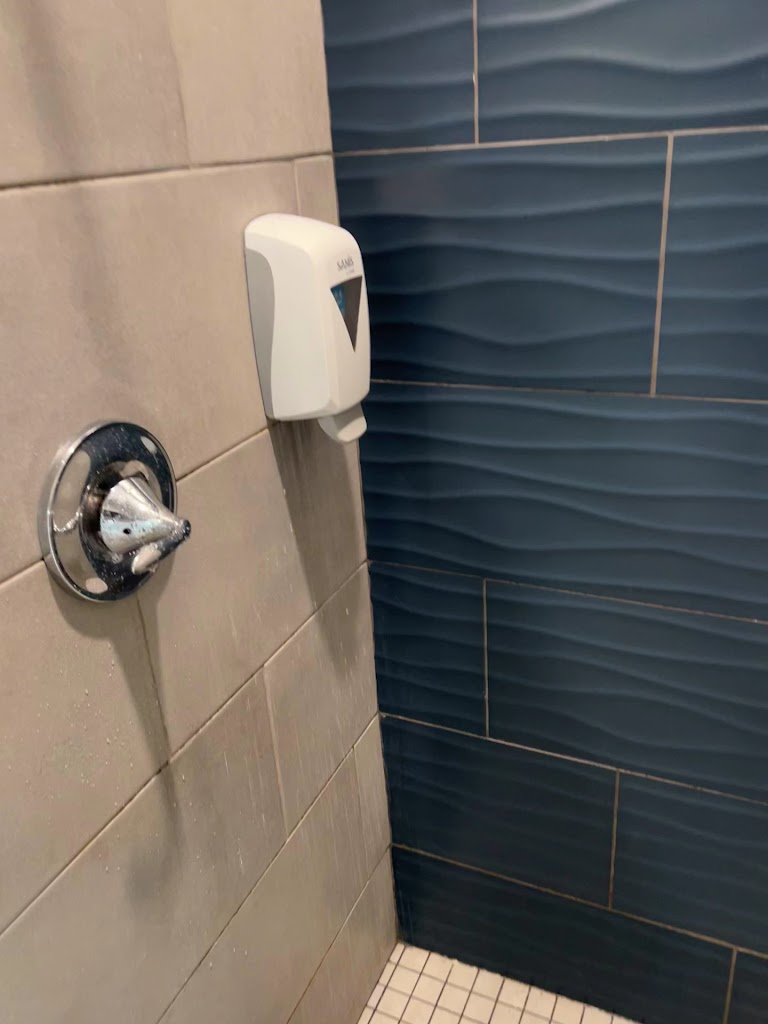  Crunch Fitness - San Antonio Woodlake