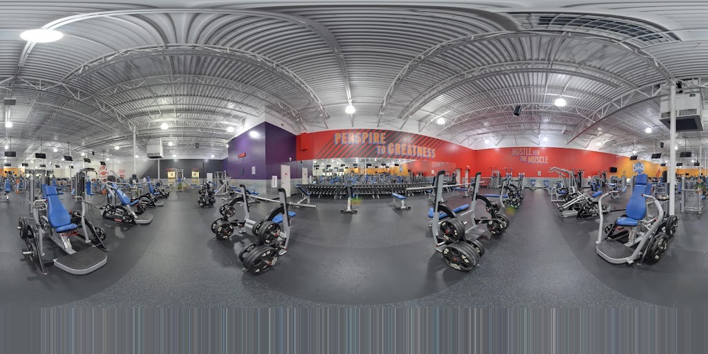  Crunch Fitness - Richmond Glenside