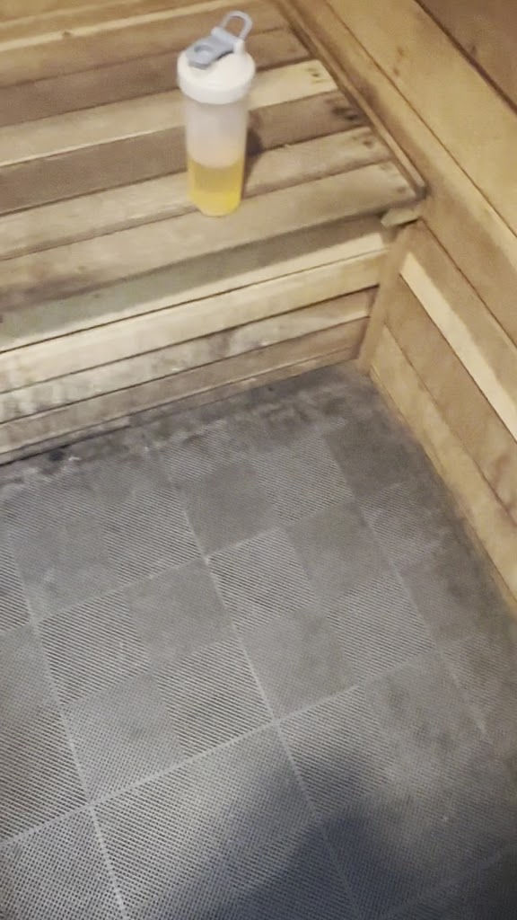  Crunch Fitness - University Square