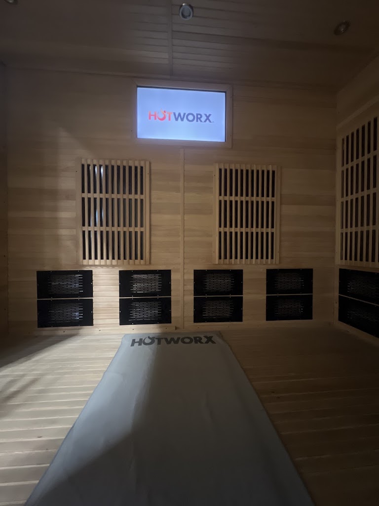  HOTWORX - Clawson, MI - Downtown