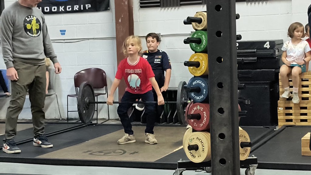  Lily Weightlifting