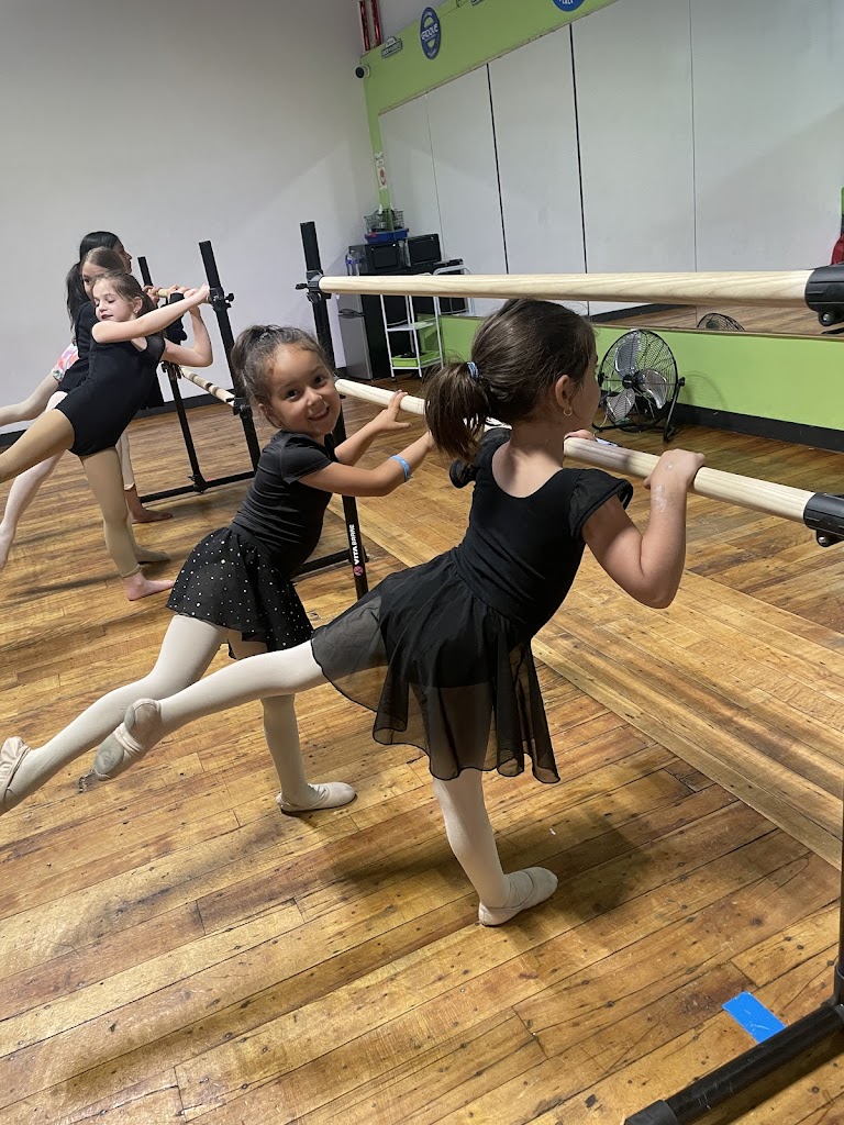  Evolution Dance Company