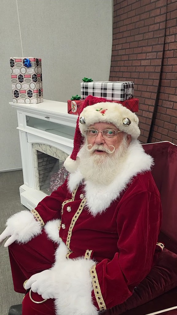  Eagle Lakes Community Park Pool Facility (Water Playground)